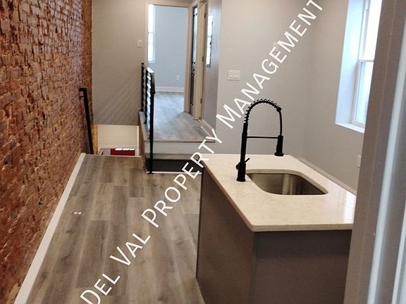 3rd image of 2626 N 9th St Unit 2