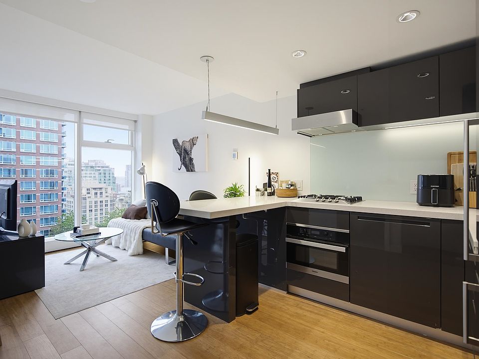 1st image of 777 Richards St #1611