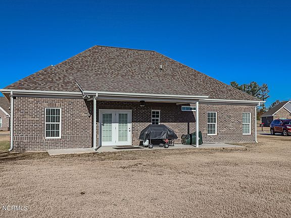 4th image of 107 N Merganser Dr