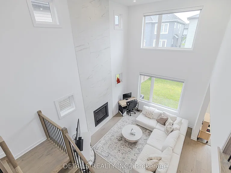 67 Viceroy Mews — Photo 20
