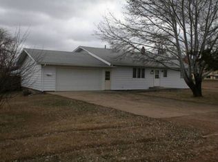 818 Fisk Ave, Newell, SD 57760