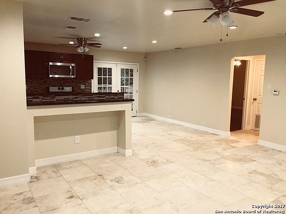 5th image of 275 Cromwell Dr