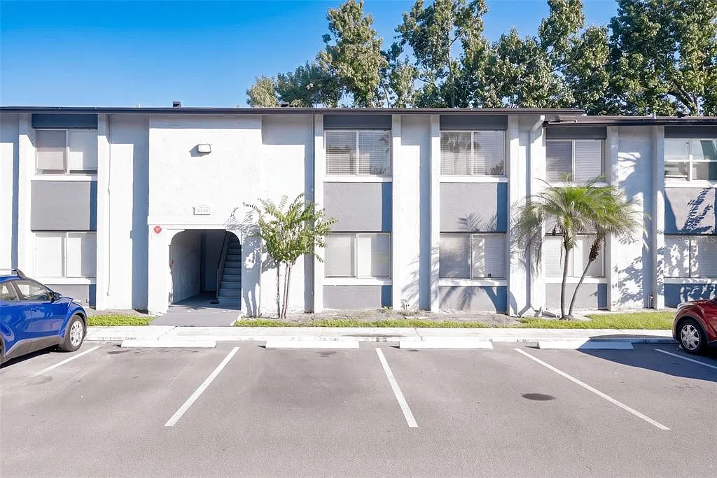 2 bed, 2.0 bath, 976 sqft, $1,550 — Photo 1