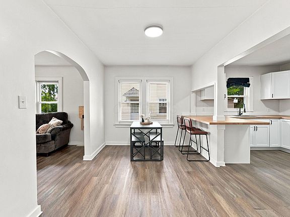 5th image of 720 Jefferson Ave