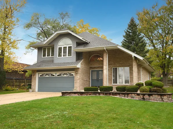 10244 S 86th Ct, Palos Hills, IL 60465