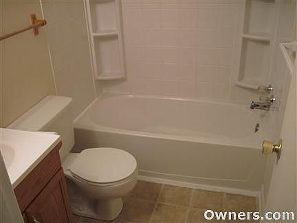 a clean, fresh main bathroom