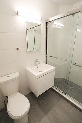 3rd image of 138 Ludlow St APT 1