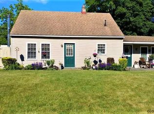 1045 Spry Ln, Schenectady, NY 12303