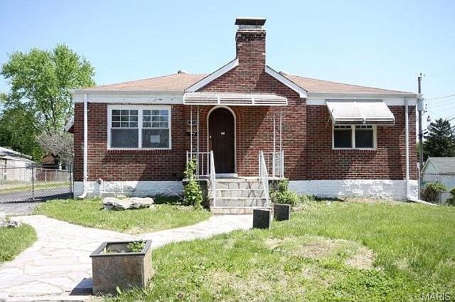 1st image of 311 Geneva Dr
