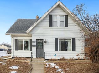 628 S 9th St, Aberdeen, SD 57401