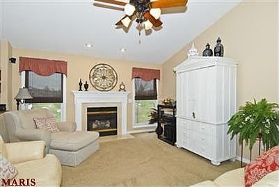Vaulted greatroom with gas fireplace