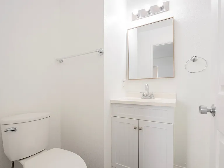 1817 Garfield Pl — Photo 23