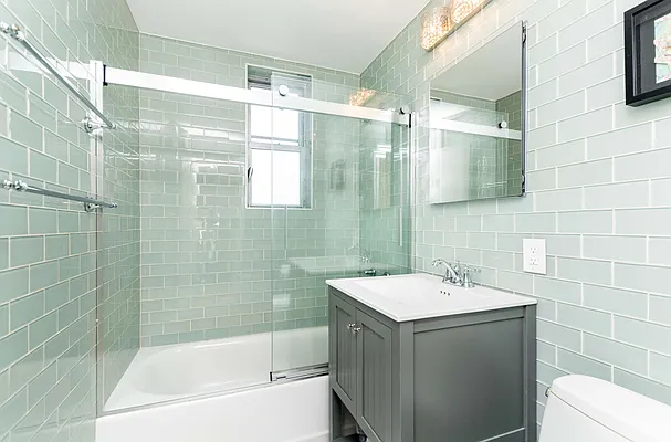 Sold by Re/Max In The City | media 20