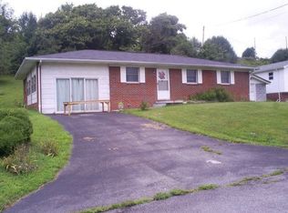 373 Maid St, Pounding Mill, VA 24637