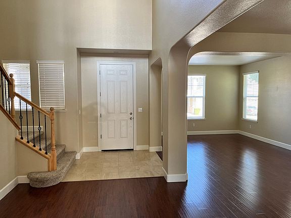 4th image of 1055 Ledgestone Dr