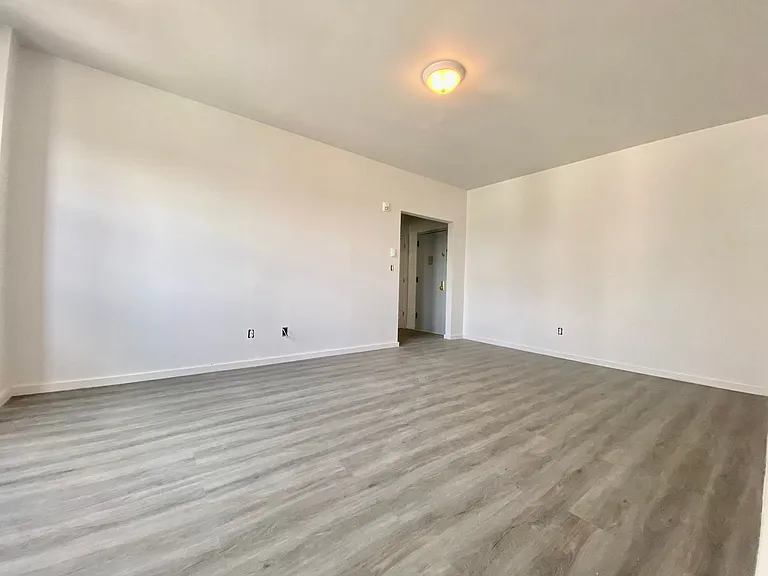6751 N 13th St — Photo 31