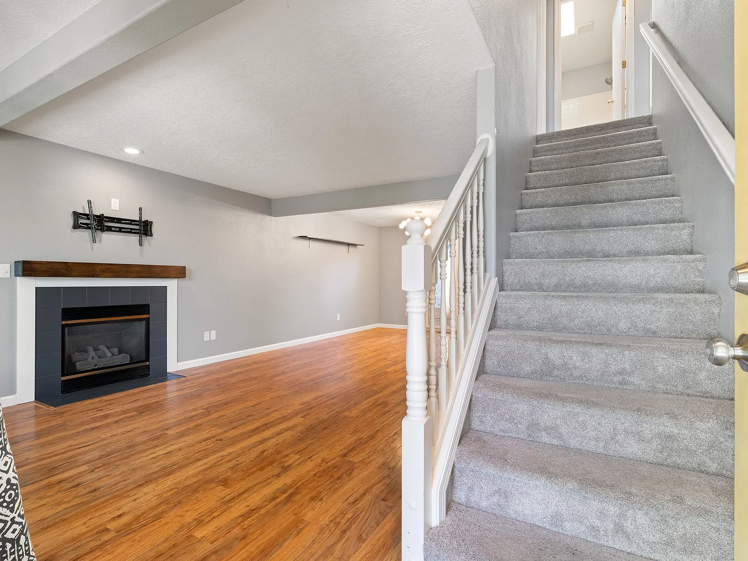 3 bed, 2.5 bath, 1336 sqft, $3,100 — Photo 4