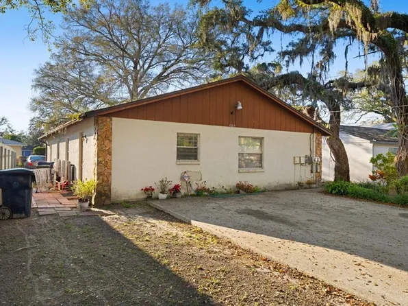 8204 N Hillsborough Ln, Tampa, FL 33604