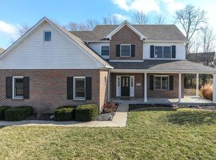 567 Walnut Woods Dr, Greenwood, IN 46142