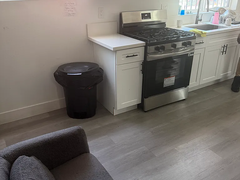 1608 W 35th Pl #2A — Photo 2