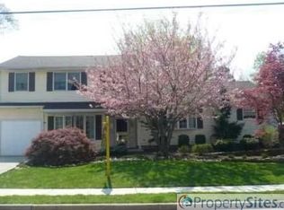 25 Princeton Dr, Middlesex, NJ 08846