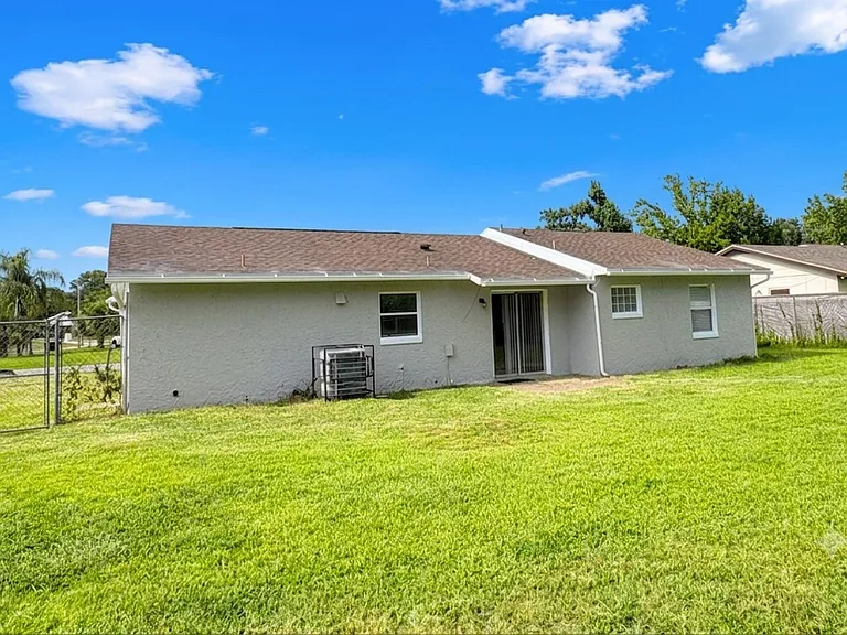 4428 Carousel Rd — Photo 21