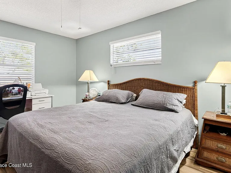 250 Perth Ave — Photo 6