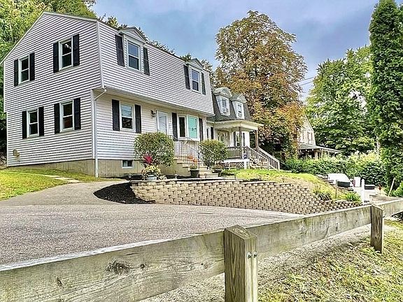 3rd image of 307 Salem St #2