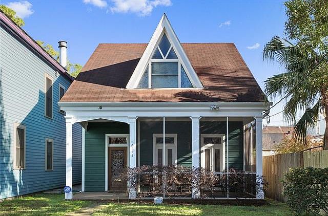 1st image of 2115 Burdette St