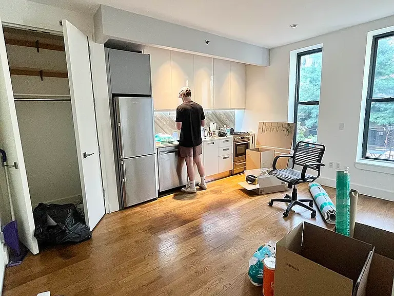 69 Ten Eyck St #1B — Photo 6
