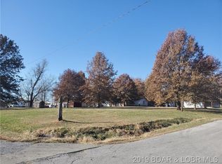 118 W Howard St, Tipton, MO 65081
