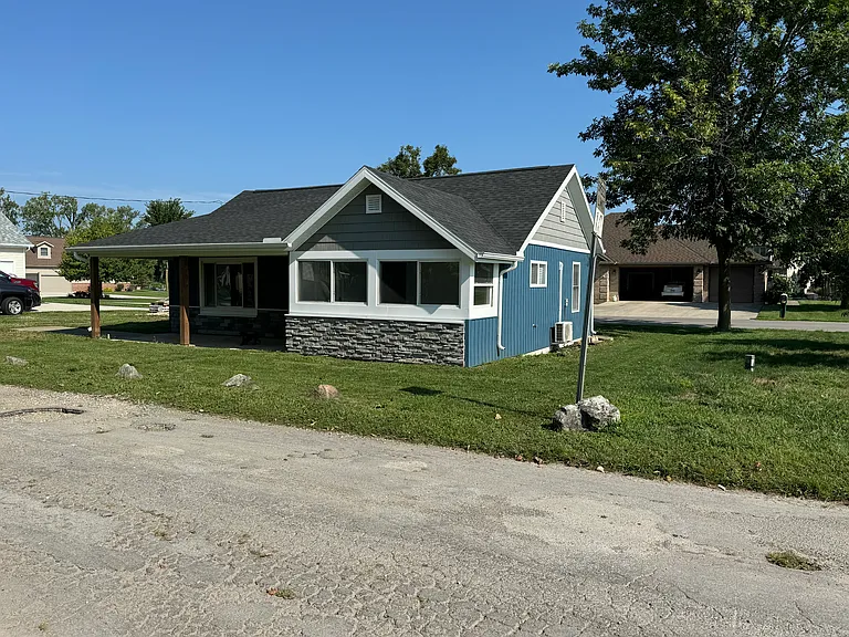 6611 Bruce Rd — Photo 3