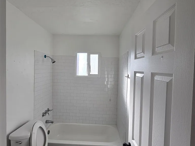 2302 & 2304 E Broadway Rd — Photo 17