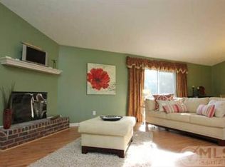 532 Sanders Mill Rd, Burns, TN 37029