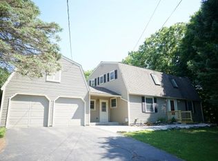 97 Grove Ln, Shelburne, VT 05482