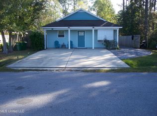 2712 N 13th St, Ocean Springs, MS 39564