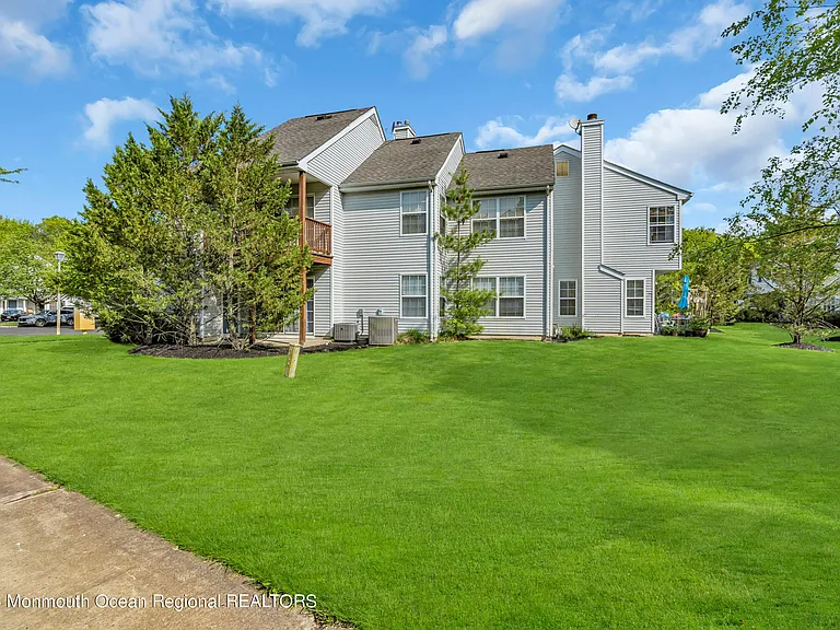 131 Wellington Ct #4-1 — Photo 22