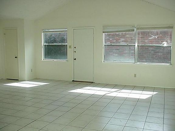 2nd image of 7113 Goldendale Ct