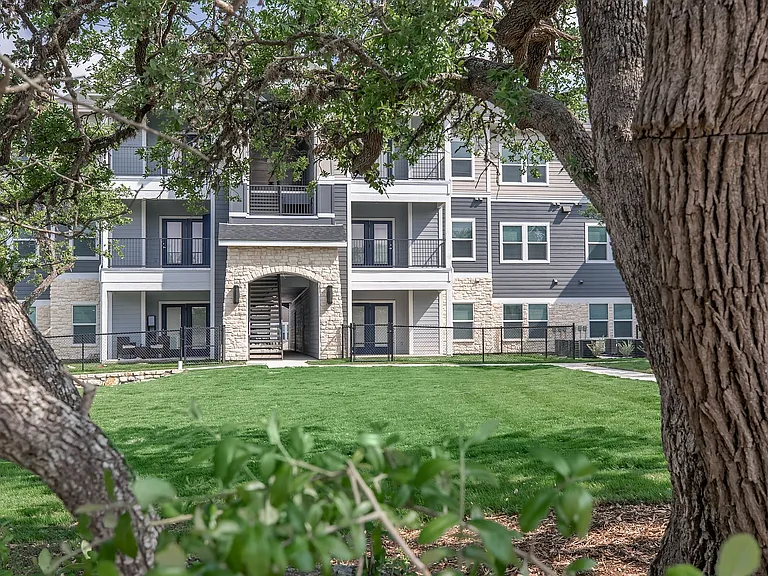 Exterior Vantage at Fair Oaks