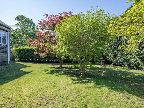 257 Russells Mills Rd, Dartmouth, MA 02748