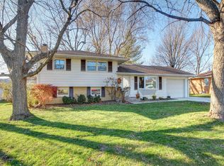 505 Colony Grv, Mahomet, IL 61853