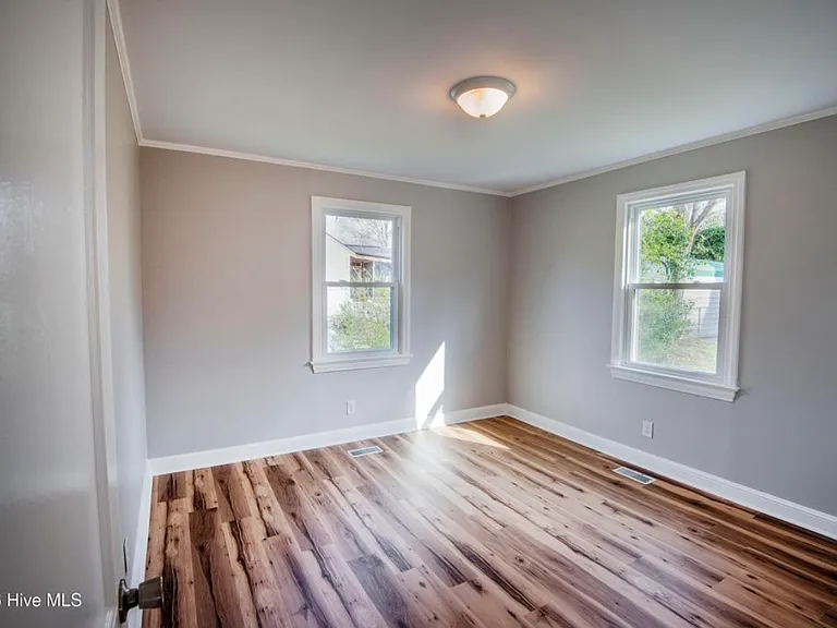 2229 Saint Andrew St — Photo 5
