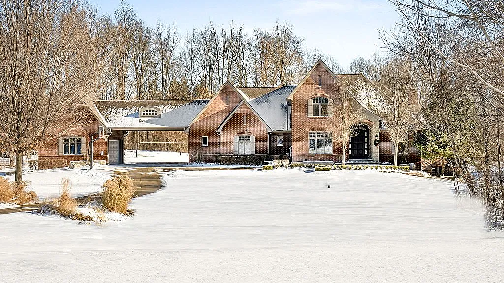 2164 Heritage Ln photo 1