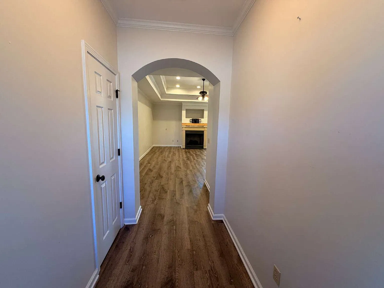 3 bed, 2.0 bath, 1874 sqft, $2,100 — Photo 2