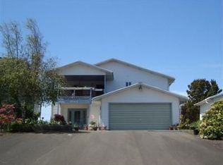 1013 Ocean Beach Blvd N, Long Beach, WA