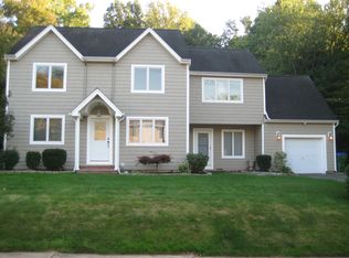 70 Calvert Ave E, Edison, NJ 08820