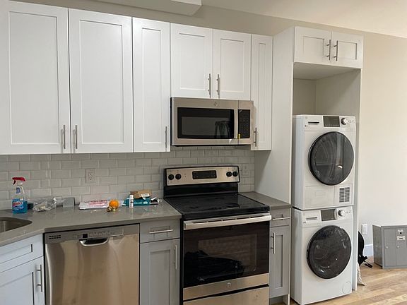 3rd image of 303 Flatbush Ave Ste 1