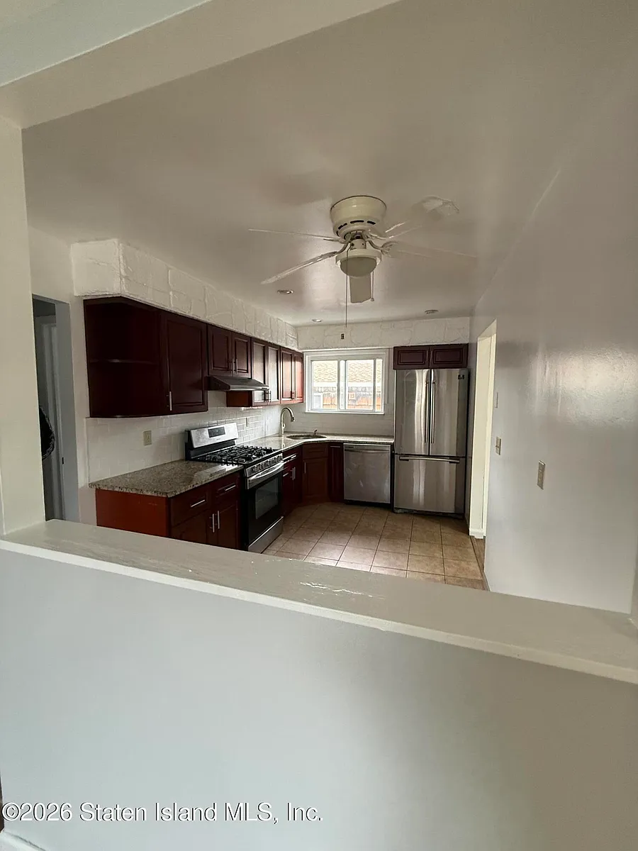 Building Photo - 37 E Stroud Ave #2