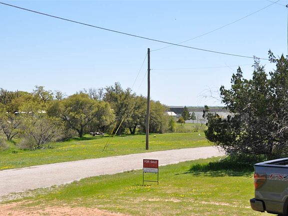 4th image of 1415 Bee Ln