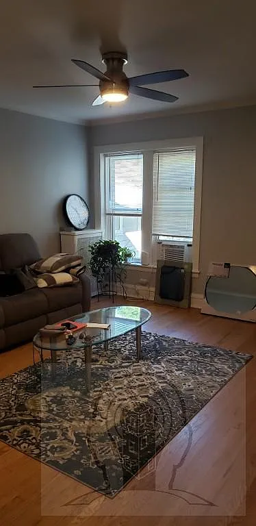2 bed, 1.0 bath, $1,900 — Photo 4